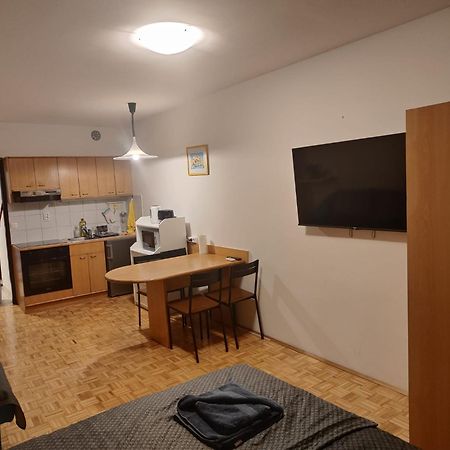 Apartma Luka With Private Parking Apartment Izola Bagian luar foto